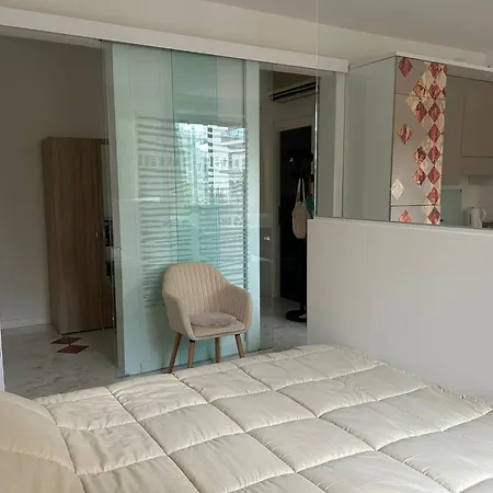 Apartment Apparemment - Jardin Exotique - 45 Metres Carres *
